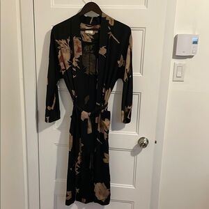 Wilfred Artistic Black and Pink Kimono